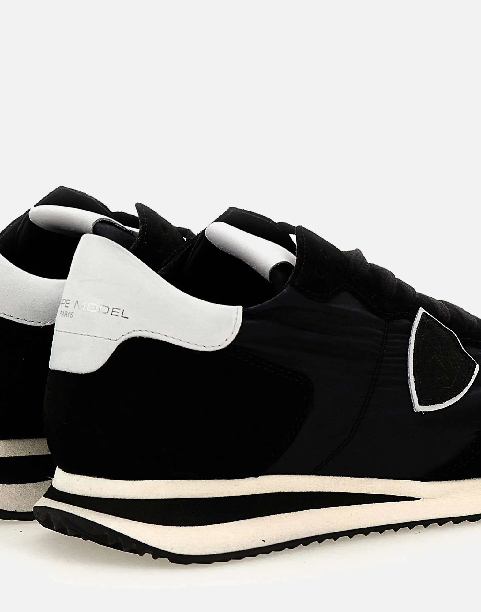 Low Basic Black Sneakers
