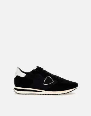 Low Basic Black Sneakers