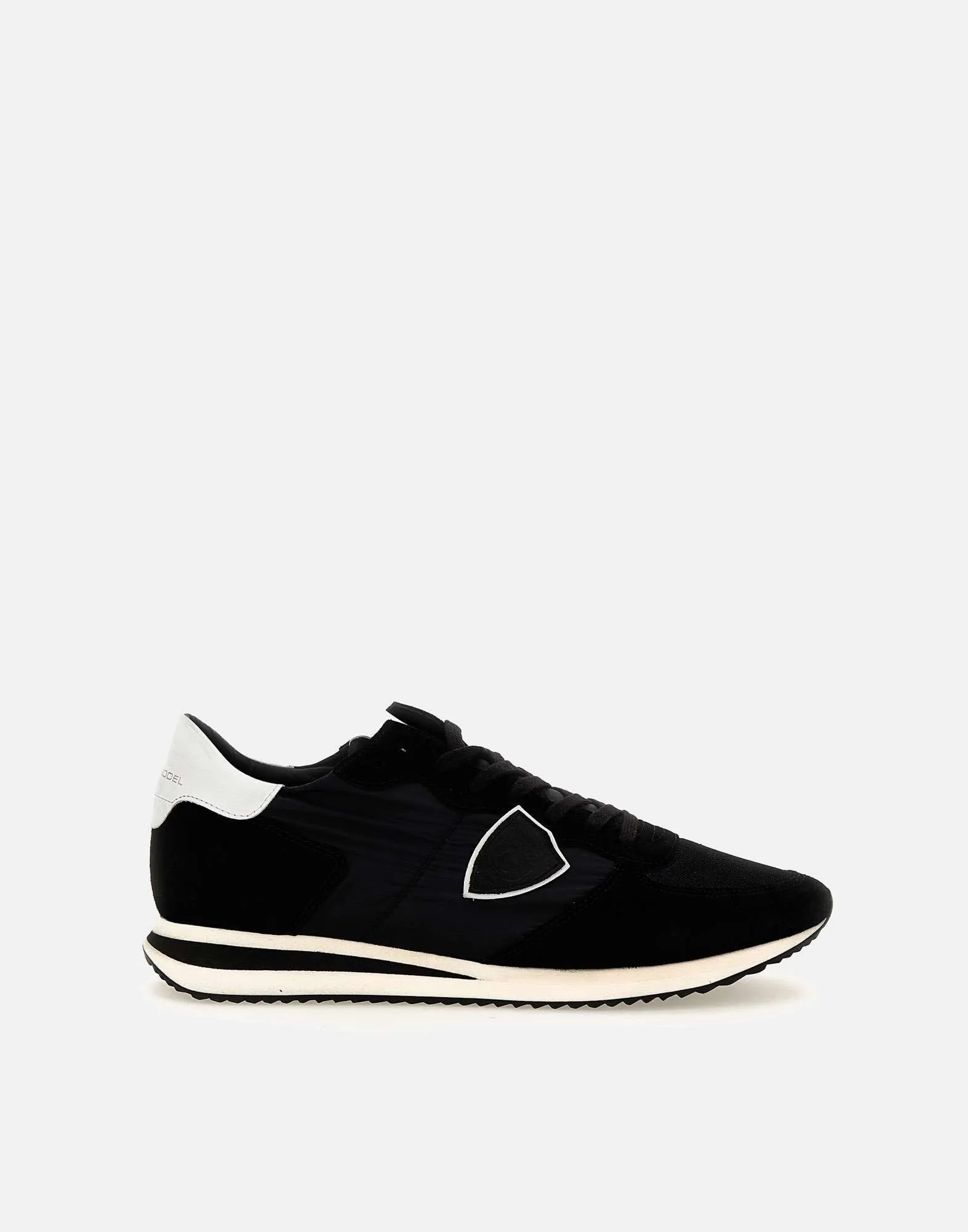 Low Basic Black Sneakers