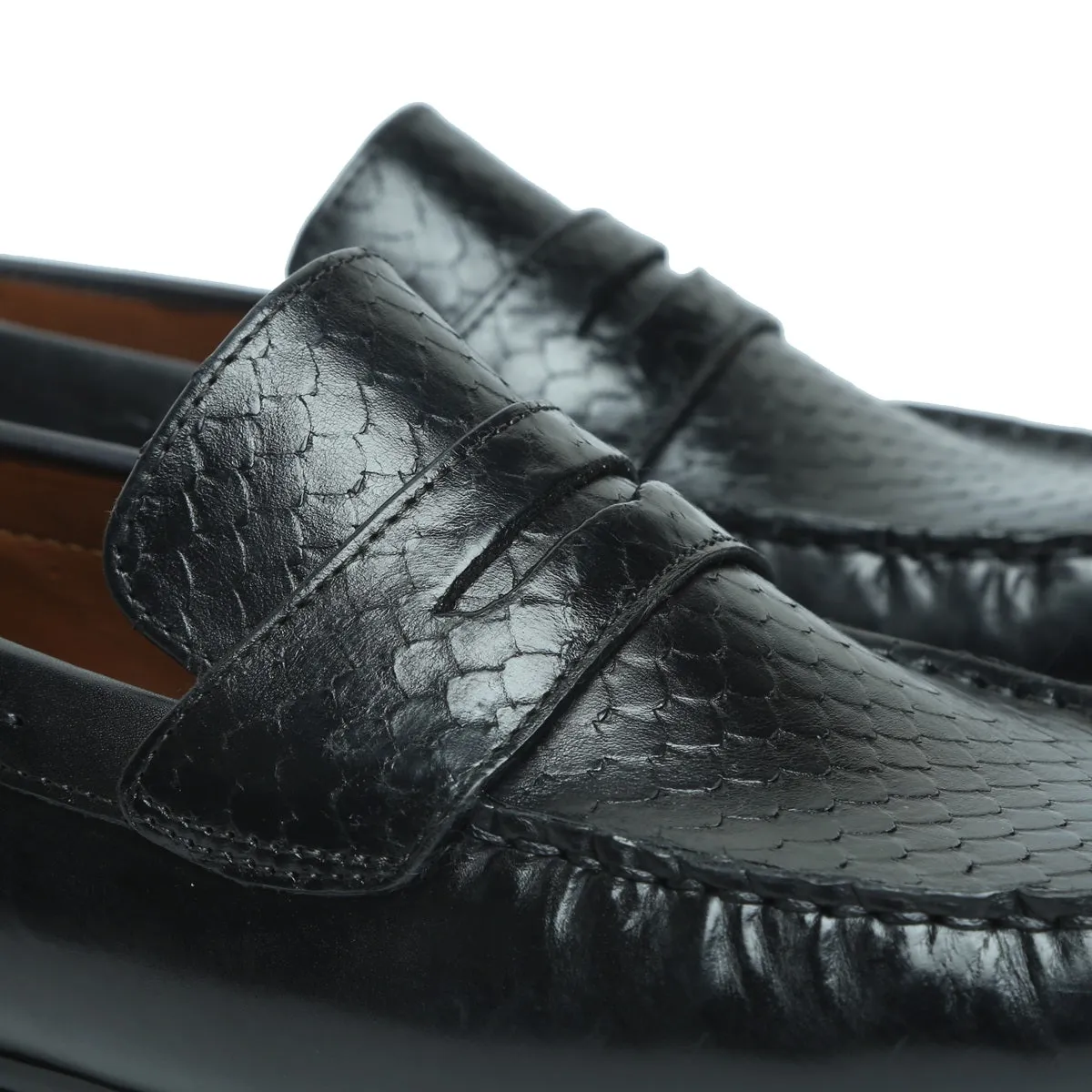 Snake Scales Textured Black Loafer